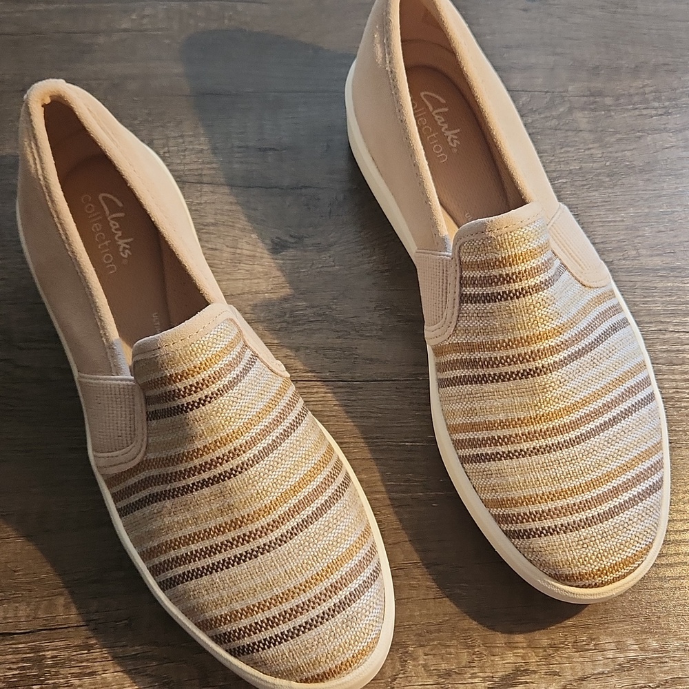 Clarks Layton Petal Sand Striped Slip-On Platform Sneakers, size 9-9 1/2
